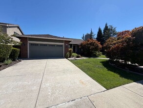 Building Photo - "Charming 4-Bed Oasis with Granite Touches with Tennis and Poolside Bliss steps away in Danville!"