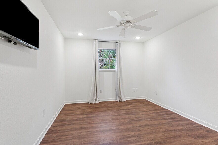 Building Photo - 1415 Homer St