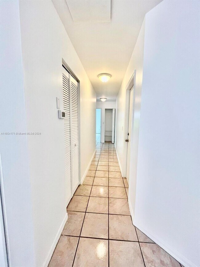 Building Photo - 9941 NW 32nd St