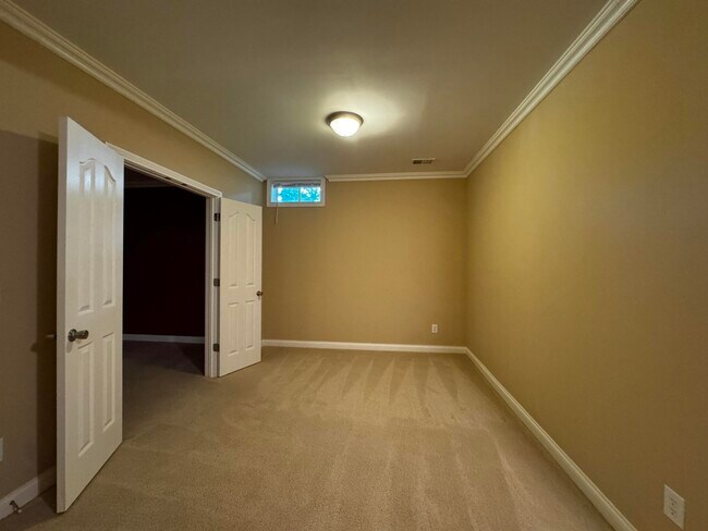 Building Photo - 3120 Hemingway Ln