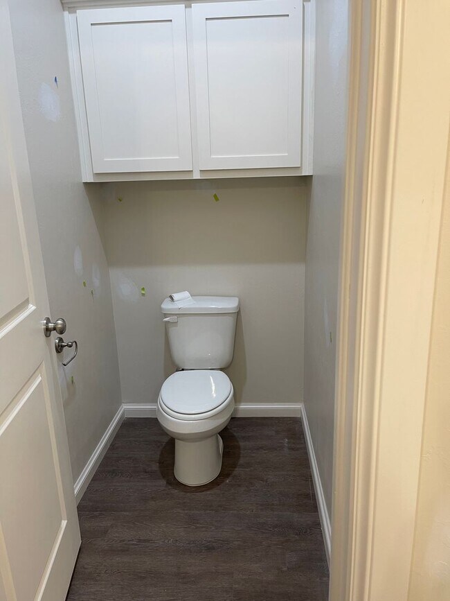 Building Photo - 3 bed 2.5 bath home in The Enclave