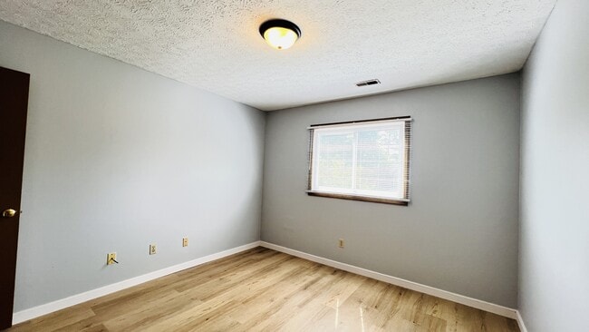 Building Photo - 431 S Village Ct