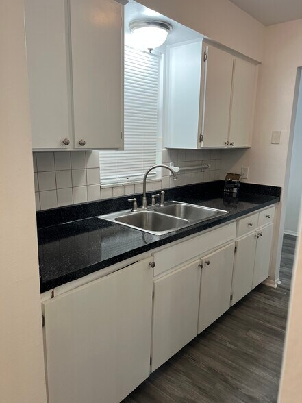 Building Photo - 5521 Bay Blvd