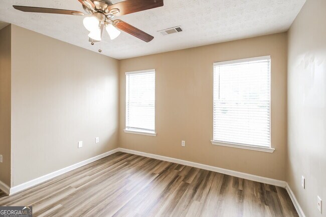 Building Photo - 1660 Riverchase Cir NE