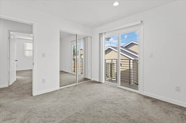 Building Photo - Modern Detached 3 Bedroom House with Private 2 Car Garage and Patio