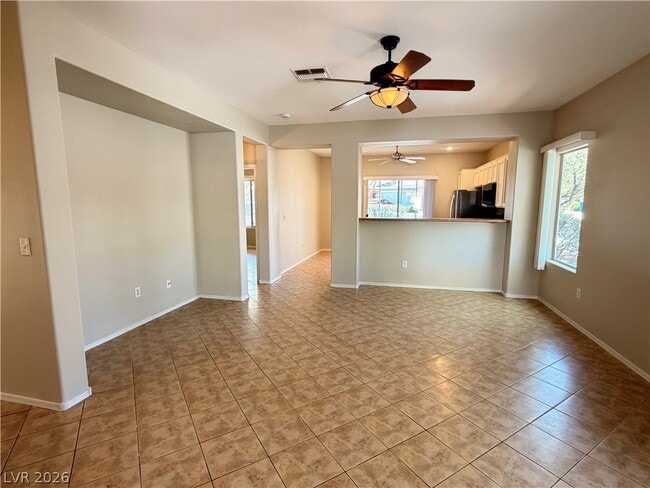 Building Photo - 2523 Romanza Rd