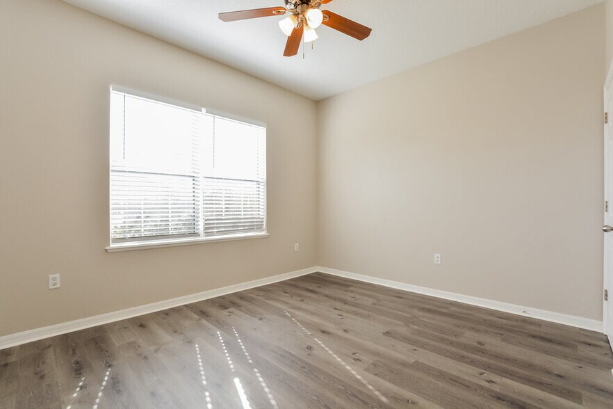 Building Photo - 5471 Silver Thistle Ln