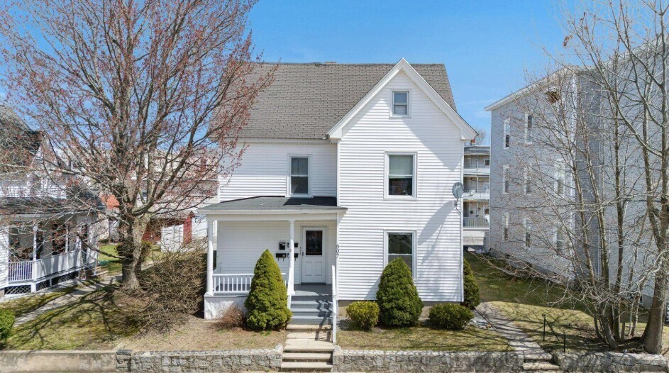 Building Photo - 607 Hevey St