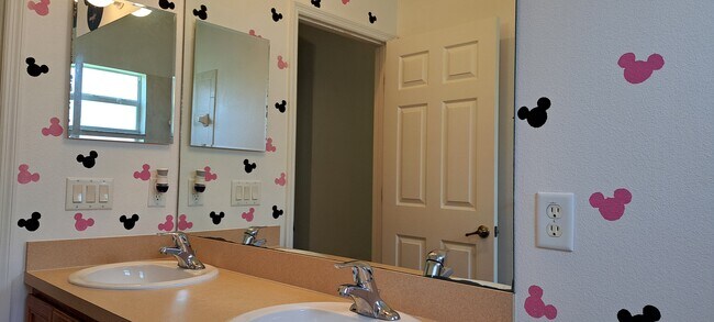 Building Photo - 1117 Sexton Rd SW