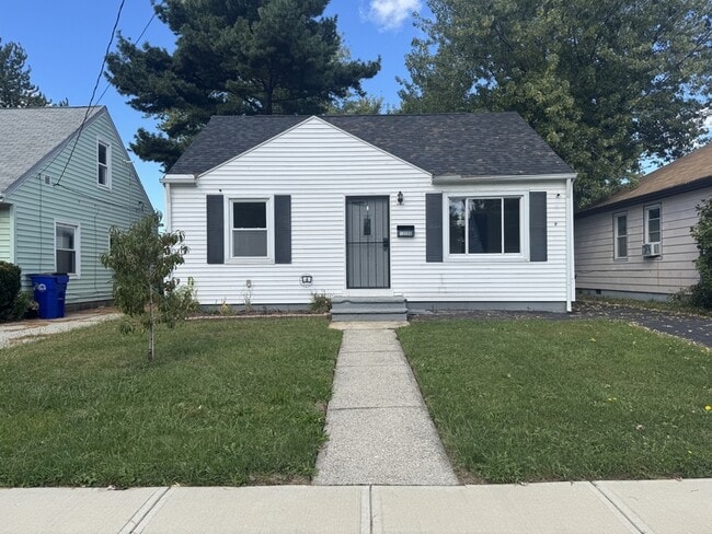 Primary Photo - 13506 Bennington Ave