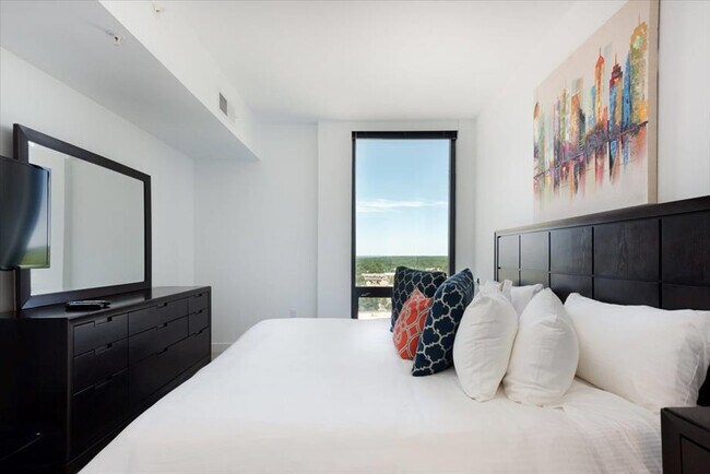 Building Photo - 11911 Freedom Dr