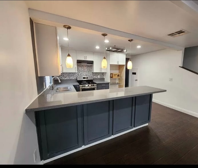 Building Photo - 6431 Roble Ave