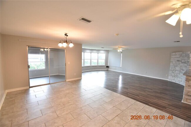 Building Photo - 3273 Harbor Lake Dr
