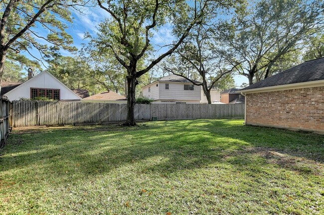 Building Photo - 17414 Spicewood Springs Ln