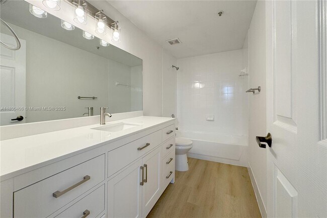 Building Photo - 775 SW 148th Ave