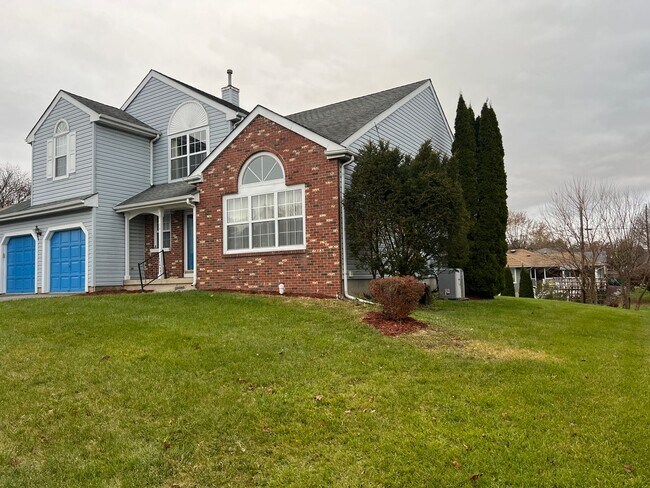Building Photo - Lovely Bethlehem Township single family ho...