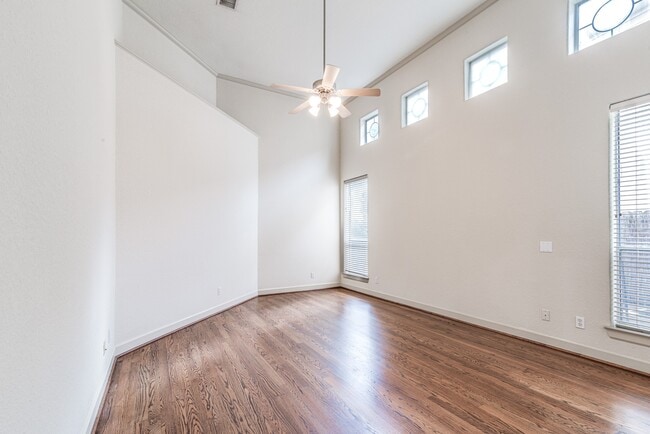 Building Photo - 403 Harborside Way