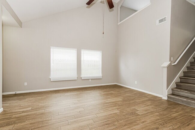Building Photo - 10518 Southway Bend Ln