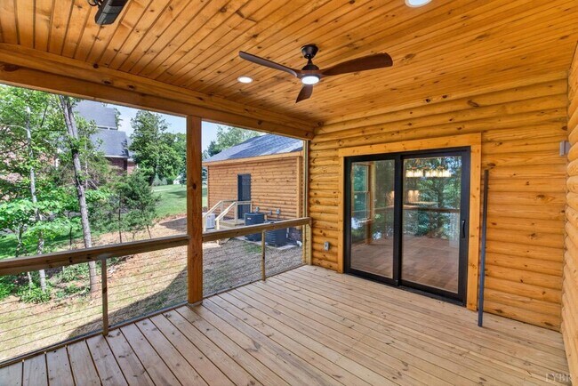 Building Photo - 308 Acres Ct
