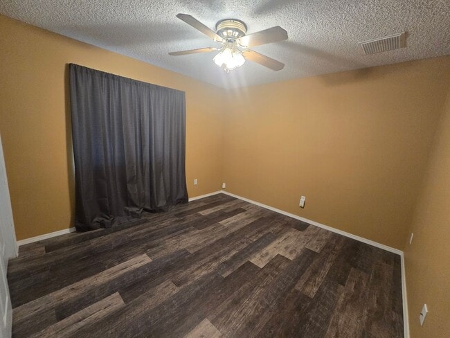 Building Photo - 930 Conejo Ave