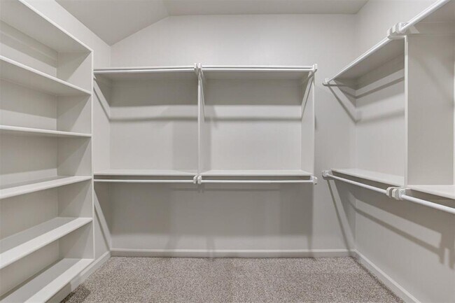 Building Photo - 560 Hackberry Ln
