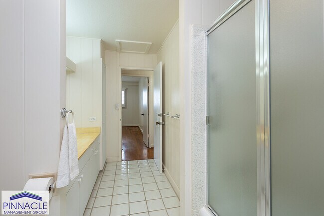 Building Photo - 378 Anolani St