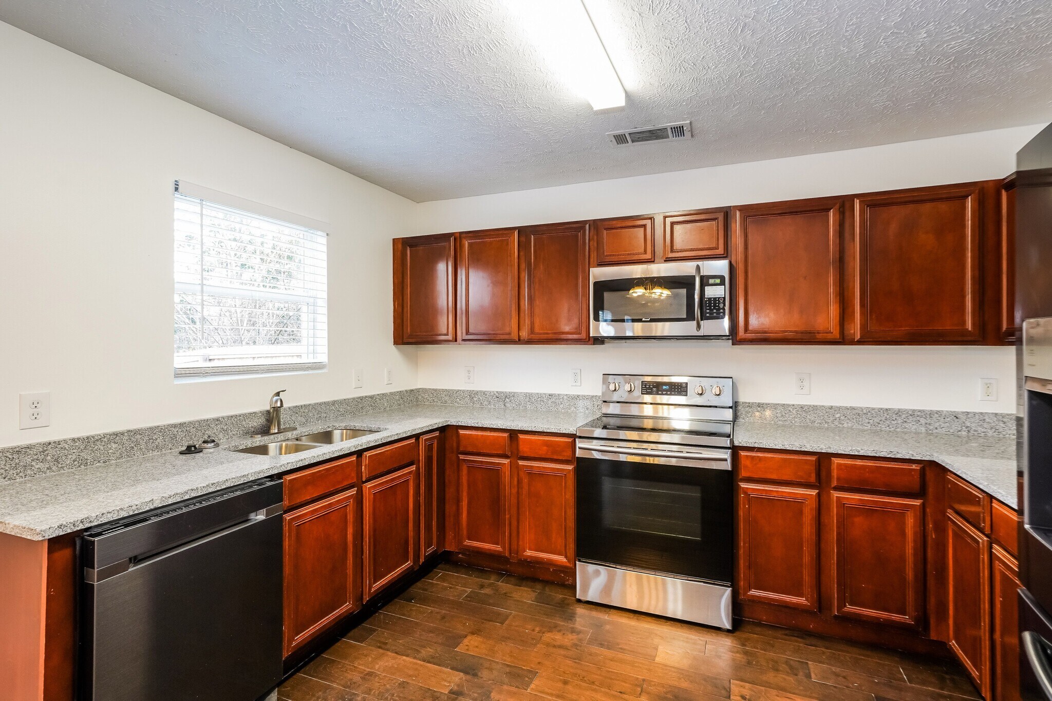 Building Photo - 5636 Dory Dr