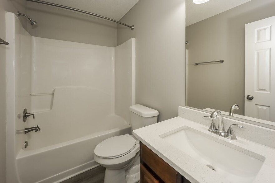 Building Photo - 265 Redding Ridge