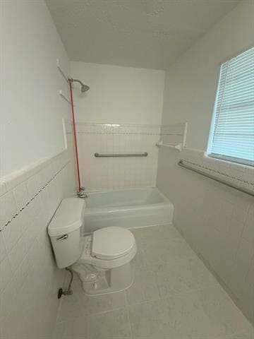 Building Photo - 610 S Rike St