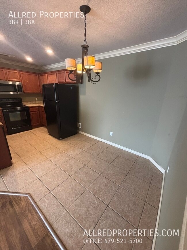 Building Photo - 52 S Ray Ave