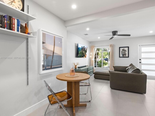 Building Photo - 1009 NW 11th Ct