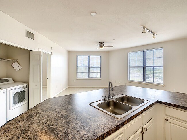 Building Photo - North Quarter of Downtown Orlando, convenient to Ivanhoe District