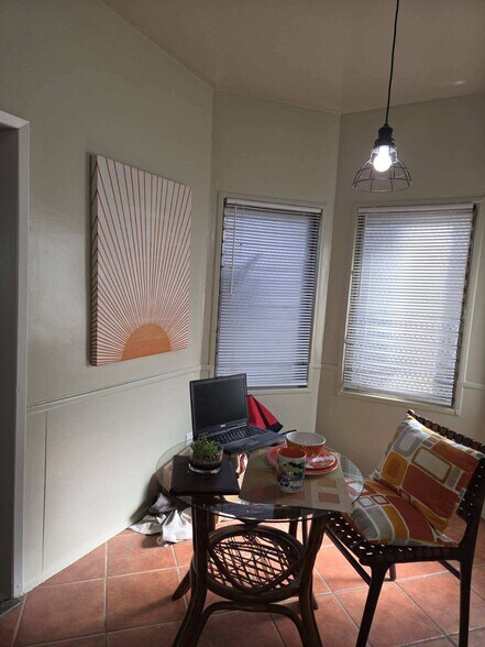 breakfast area - 1315 S Orange Dr