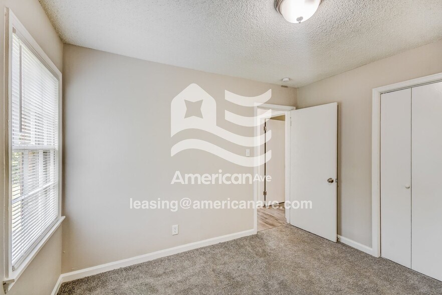 Building Photo - 509 Annie Laura Dr