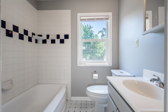 Building Photo - 5713 Spaulding St