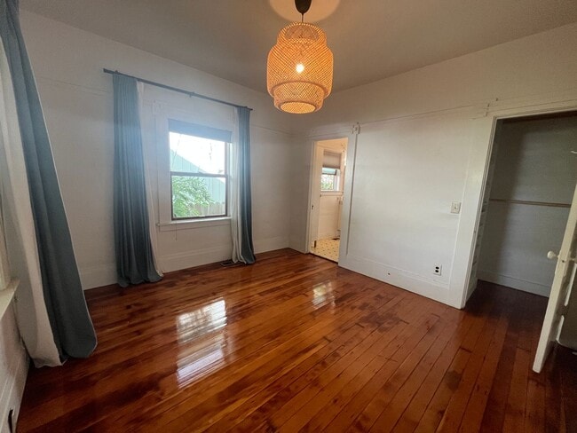 Building Photo - Beautiful 2bed 1bath home in Downtown Sacramento