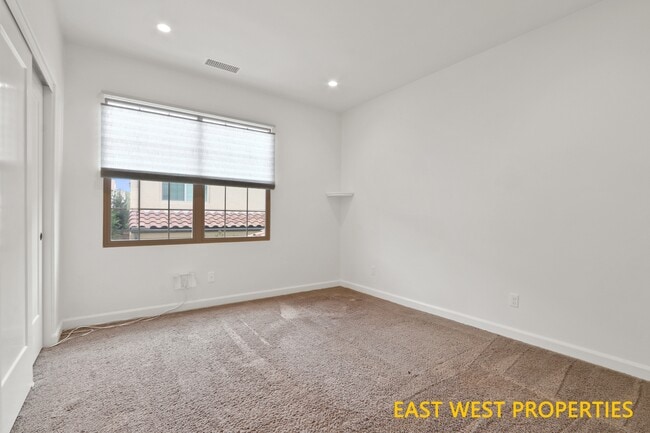 Building Photo - 136 Falcon Rdg