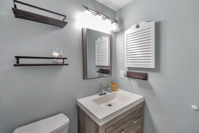 Building Photo - 12447 Mondragon Dr