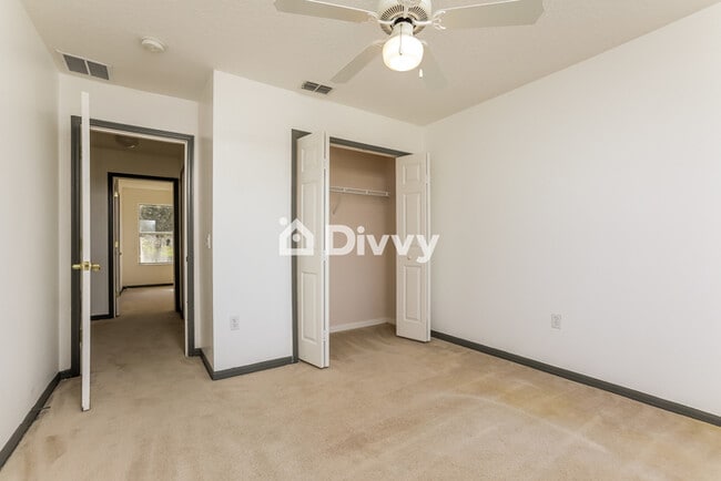 Building Photo - 831 Balmoral Dr