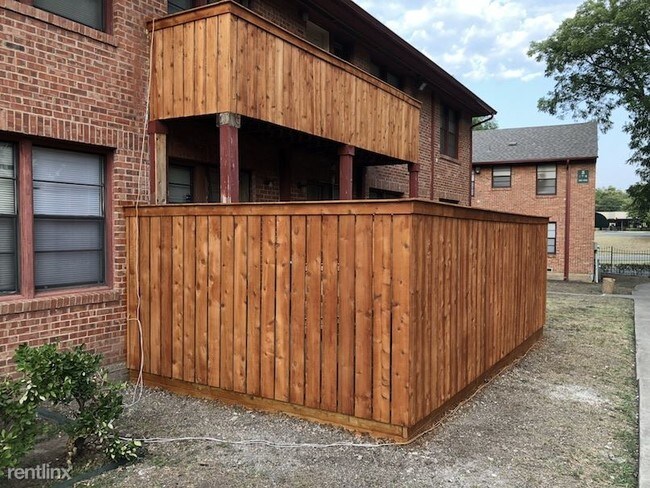 Building Photo - 2311 Garapan Dr