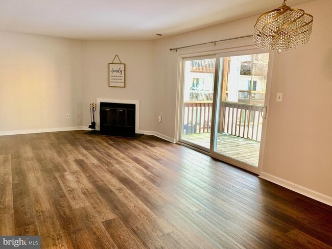 Building Photo - 102 Three Coin Way