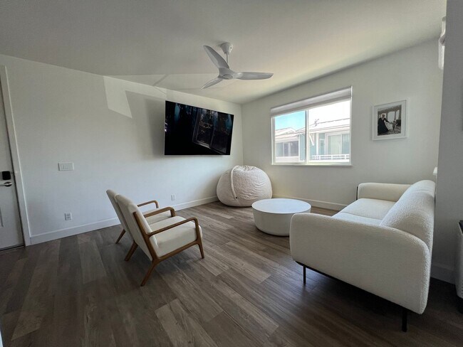 Building Photo - Coastal Living at Pleasure Point - Stunnin...