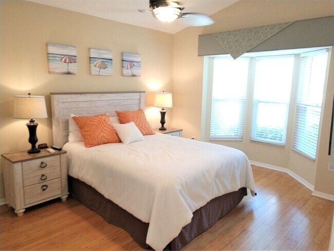 Building Photo - 540 Clubside Cir