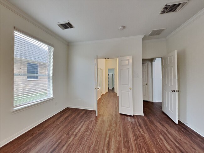 Building Photo - 4428 Blossomwood Dr