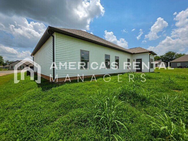 Building Photo - DEPOSIT PENDING!!! - Four Bedroom, Modern Home for Rent in Eastaboga - Available NOW!
