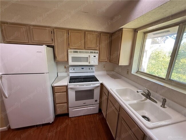 Building Photo - 1147 Captains Bridge