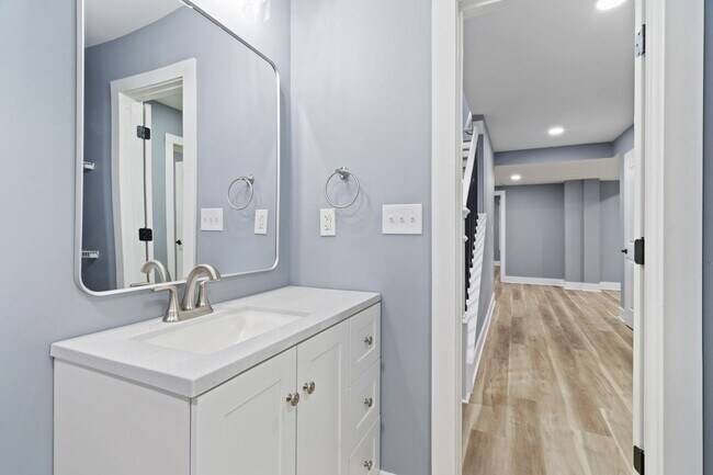 Building Photo - Stunning Fully Renovated Home in the Heart of Historic Oakland City