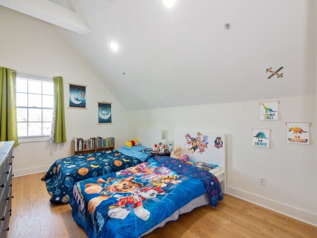 Bedroom 3 - 33242 Slocum Dr
