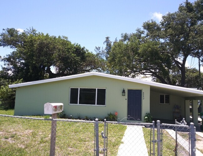 Updated fenced in BIG yard, Spacious corner house - 8092 NW 14th Ct