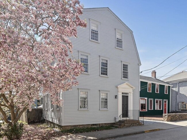Primary Photo - 31 Thames St
